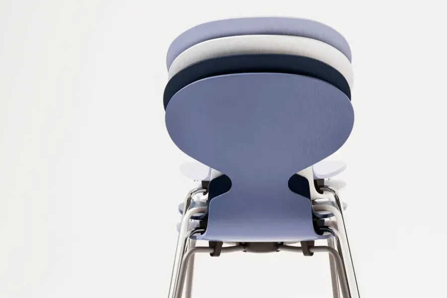 3101 Myren Stol i farvet ask af Arne Jacobsen<Fritz Hansen Online