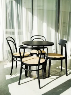 214 Spisestol, sort fra<Thonet New