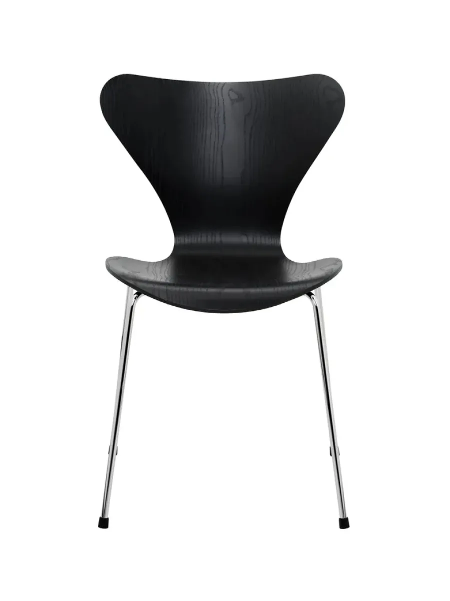 3107 stol i sort ask af Arne Jacobsen<Fritz Hansen New