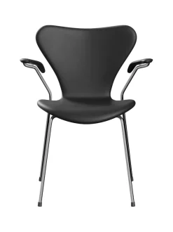 3207 stol m/armlæn, fuldpolstret Essential læder valnød/krom stel af Arne Jacobsen<Fritz Hansen Hot