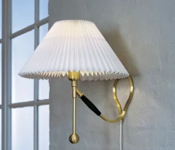 306 Væg/bordlampe fra<Le Klint
