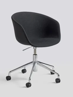 About a Chair AAC52 Forsidepolstret, sort skal fra<HAY Hot