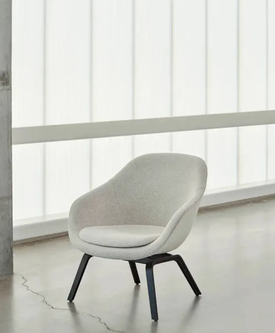 About a Lounge Chair low AAL82 fra<HAY New