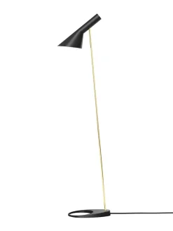 AJ Floor Lamp, black/brass af Arne Jacobsen<Louis Poulsen Outlet
