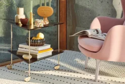 AJ Trolley af Arne Jacobsen<Fritz Hansen