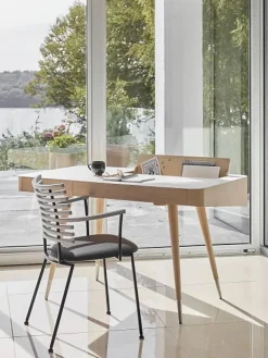 AK 1330 Point skrivebord fra<Naver Collection Outlet