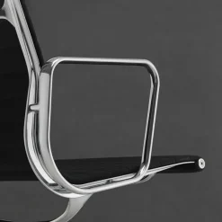 Aluminium Chair EA 117 Kontorstol, sort læder fra<Vitra New