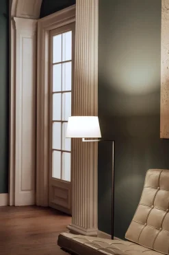 Americana Standerlampe fra Santa and Cole<Santa & Cole Clearance