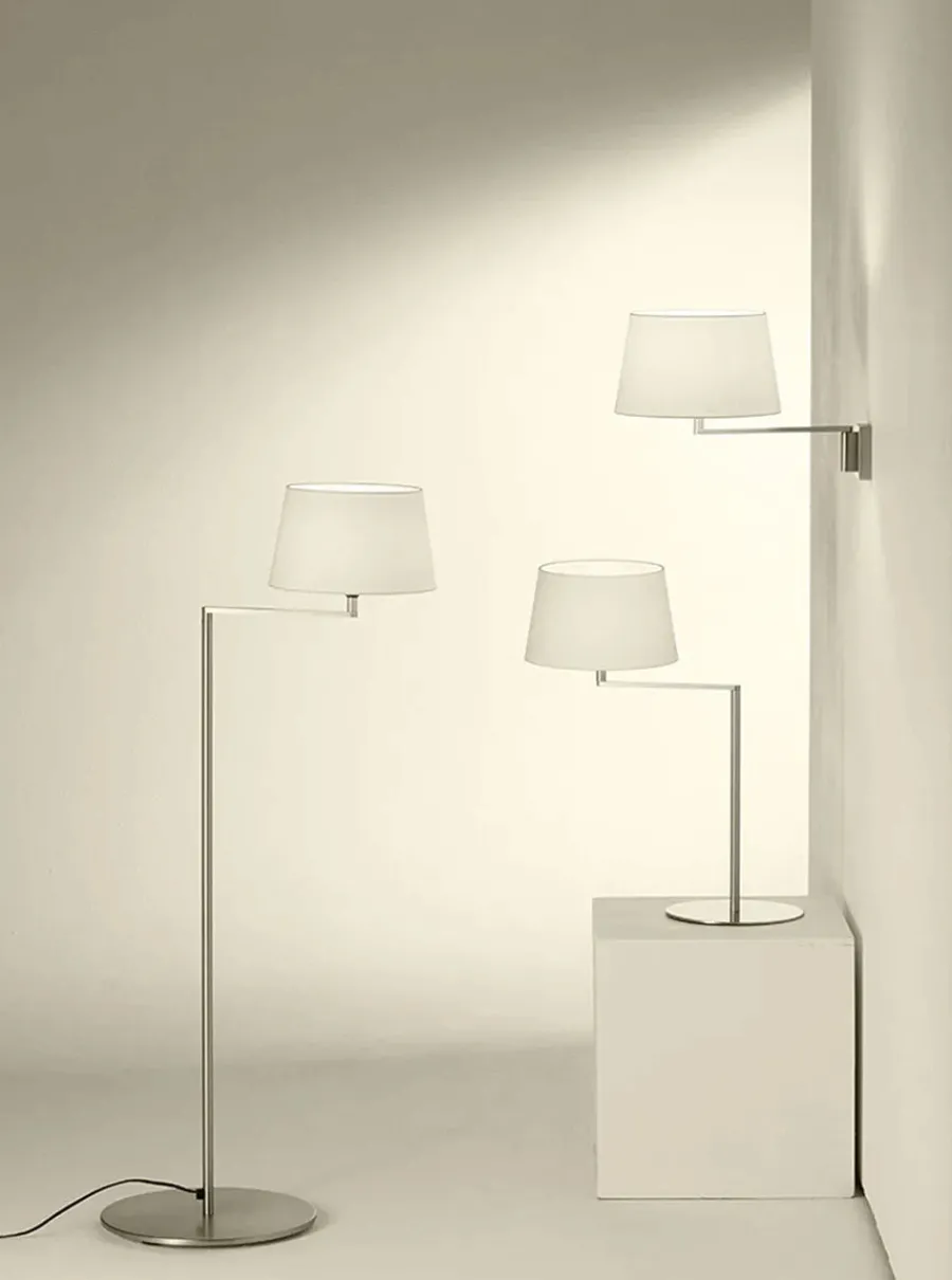 Americana Standerlampe fra Santa and Cole<Santa & Cole Clearance