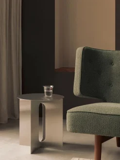 Androgyne Side Table, steel fra<Audo Copenhagen Outlet