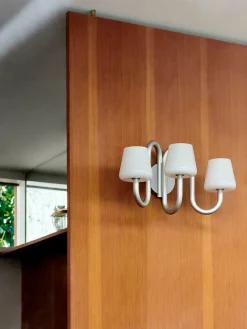 Apollo Wall Sconce, hvid opalglas fra<HAY Best