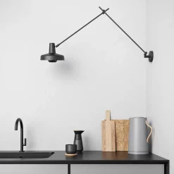 Arigato kort væglampe fra<Grupa Clearance