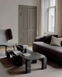 Atlas Sofabord 600x600, Unfilled Travertine fra<New Works Best