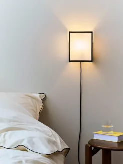 Ava Square Wall Lamp fra<HAY