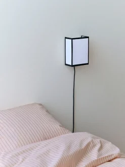 Ava Square Wall Lamp fra<HAY
