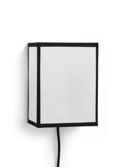 Ava Square Wall Lamp fra<HAY