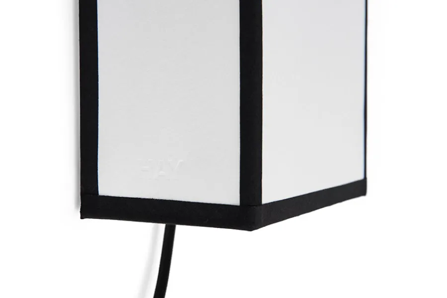 Ava Square Wall Lamp fra<HAY
