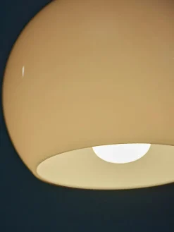 Ball Glass Pendant fra<Frandsen Hot