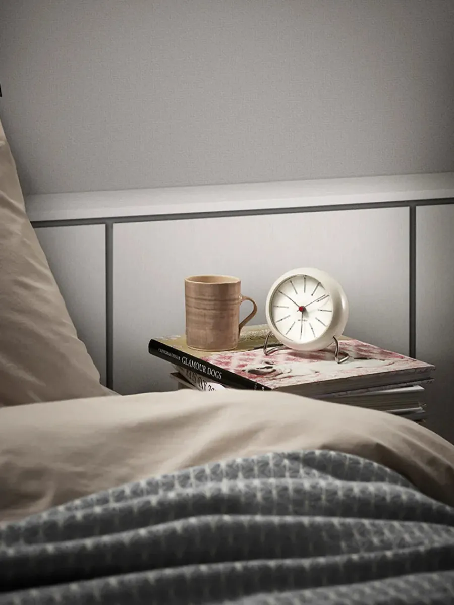 Bankers Bordur, sort af Arne Jacobsen<Arne Jacobsen Clocks Discount