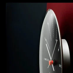 Bankers club vægur af Arne Jacobsen i sort (Ø: 29)<Arne Jacobsen Clocks Best
