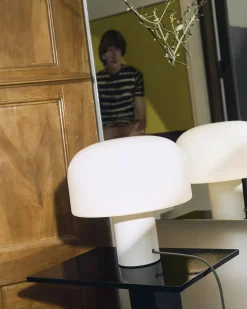 Bellhop Glass Table Lamp fra<Flos Clearance