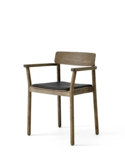 Betty TK11 Spisebordsstol, røget eg/sort læder fra<&Tradition