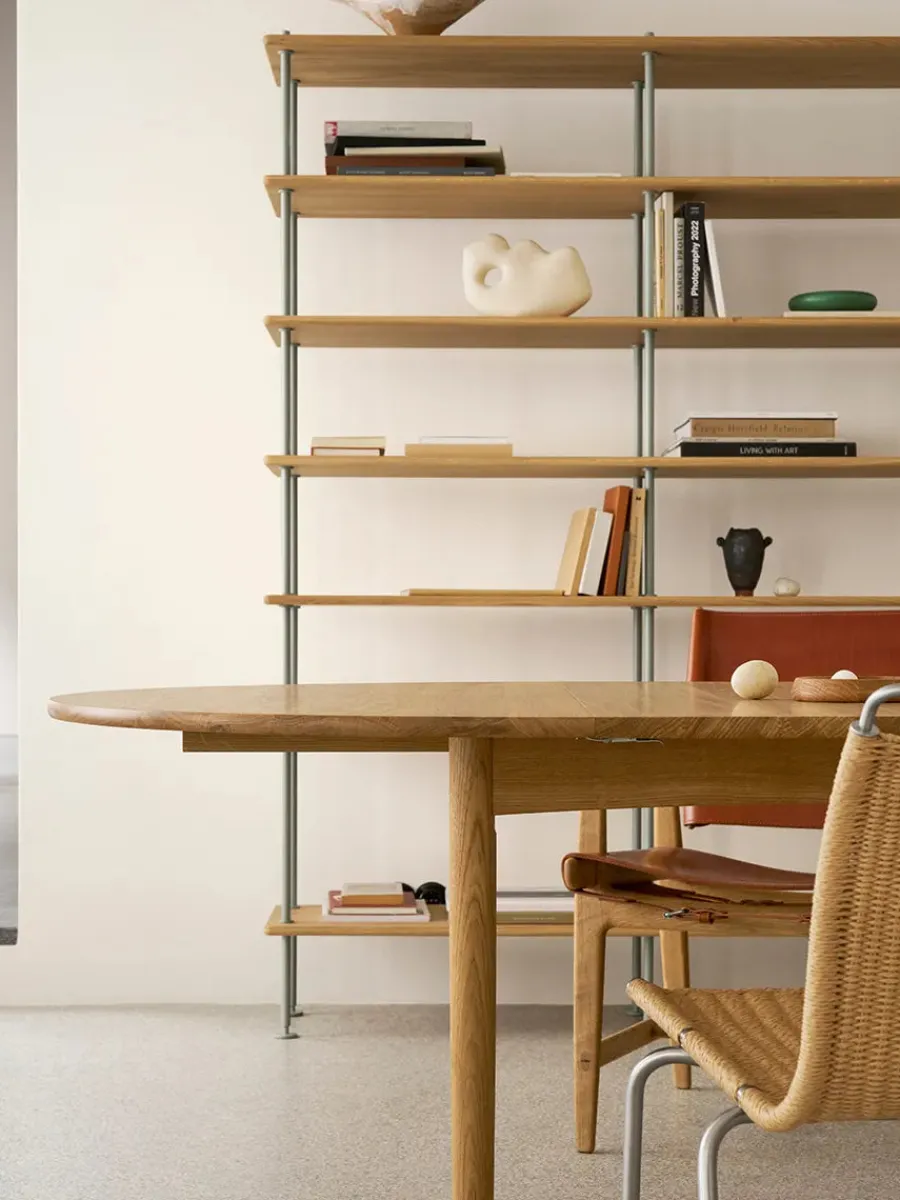 BM0121 Spisebord, olieret eg af Børge Mogensen<Carl Hansen & Søn New