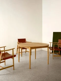 BM0121 Spisebord, olieret eg af Børge Mogensen<Carl Hansen & Søn New