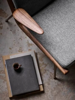 Boomerang HM2 lænestol af Hvidt & Mølgaard<&Tradition Outlet