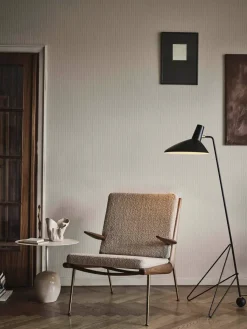 Boomerang HM2 lænestol af Hvidt & Mølgaard<&Tradition Outlet