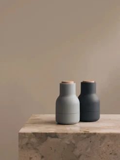 Bottle Grinder Small, hunting green/beige fra<Audo Copenhagen