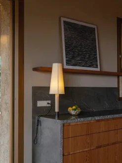 Básica M2 Bordlampe fra Santa and Cole<Santa & Cole Sale