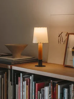 Básica M1 Bordlampe fra Santa and Cole<Santa & Cole New