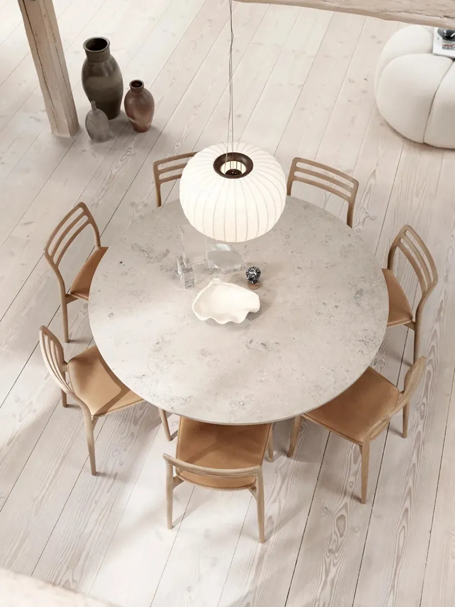 Cabin bord Ø150, beige marmor fra<Vipp Online