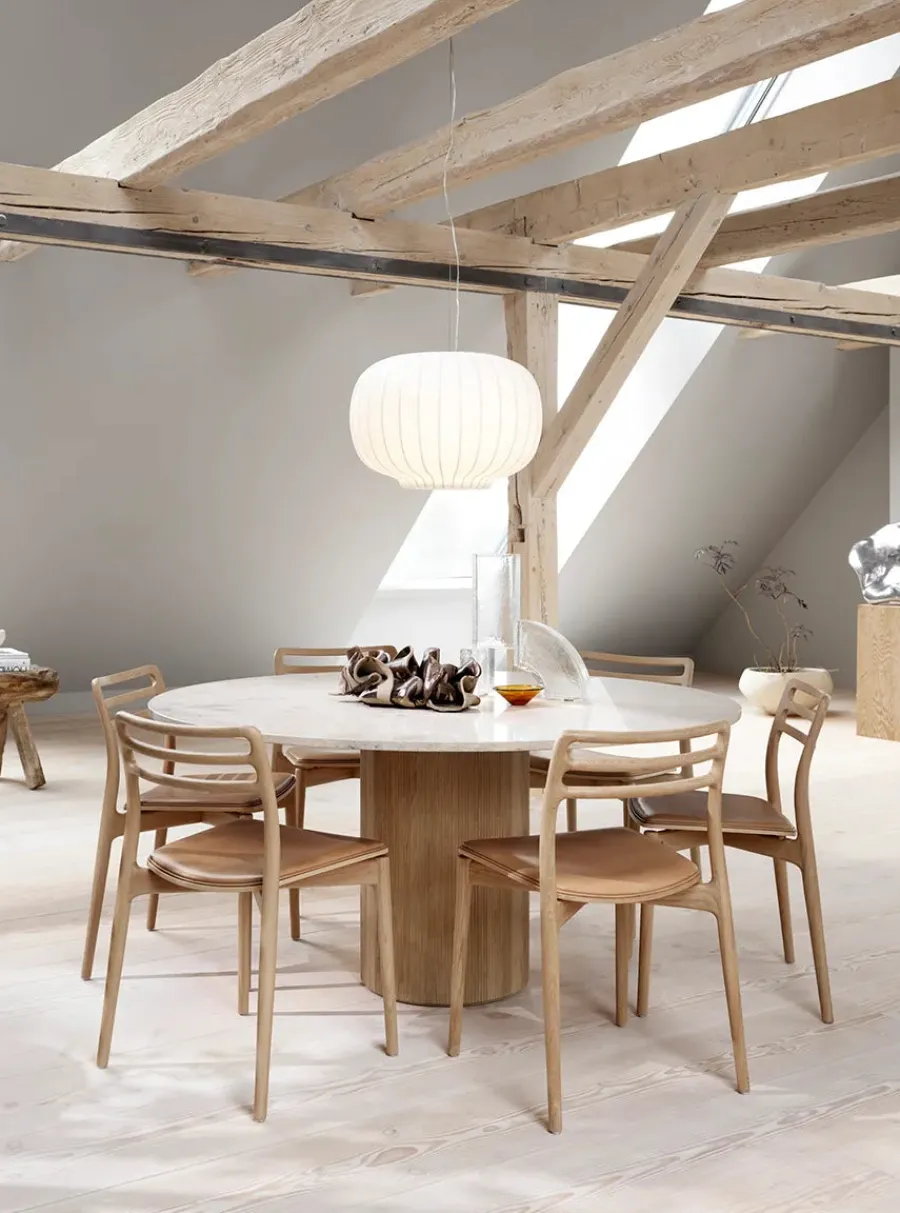 Cabin bord Ø150, beige marmor fra<Vipp Online