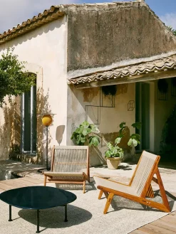 Carmel Coffee Table, midnight black i 87,5 x 70 cm fra<GUBI Clearance