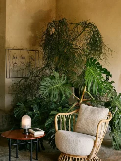 Carmel Coffee Table, rock red i 60 x 60 cm fra<GUBI New