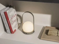 Carrie LED Bordlampe fra<Audo Copenhagen Outlet