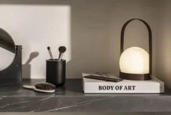 Carrie LED Bordlampe fra<Audo Copenhagen Outlet