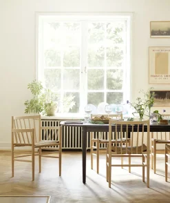 C63E Bjørk Spisebord inkl. 2 Tillægsplader, sortmalet eg fra<FDB Møbler Sale