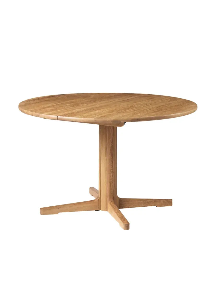 C69E Spisebord inkl. 2 tillægsplader fra<FDB Møbler Discount