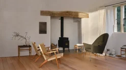 CH25 Loungestol, eg hvidolie af Hans J. Wegner<Carl Hansen & Søn New