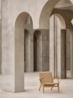 CH25 Loungestol, eg olie af Hans J. Wegner<Carl Hansen & Søn Hot