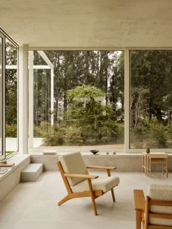 CH290 loungestol, eg olie af Hans J. Wegner<Carl Hansen & Søn Outlet