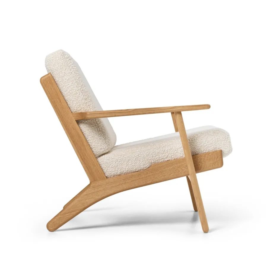 CH290 loungestol, eg olie af Hans J. Wegner<Carl Hansen & Søn Outlet