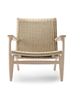 CH25 Loungestol, eg sortmalet med naturflet af Hans J. Wegner<Carl Hansen & Søn Outlet