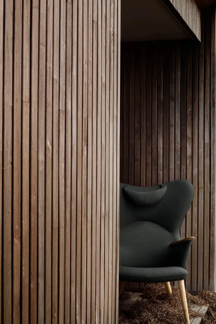 CH78 Mama Bear af Hans J. Wegner<Carl Hansen & Søn Sale