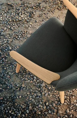 CH78 Mama Bear af Hans J. Wegner<Carl Hansen & Søn Sale