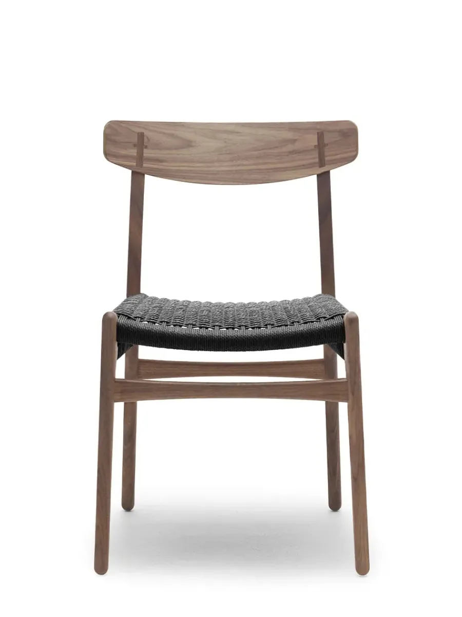 CH23 Spisestol, valnød olie med sort flet af Hans J. Wegner<Carl Hansen & Søn Sale