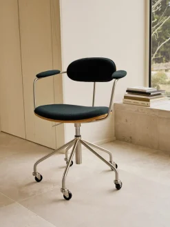 CH621 Swivel stol, eg olie af Hans J. Wegner<Carl Hansen & Søn Clearance
